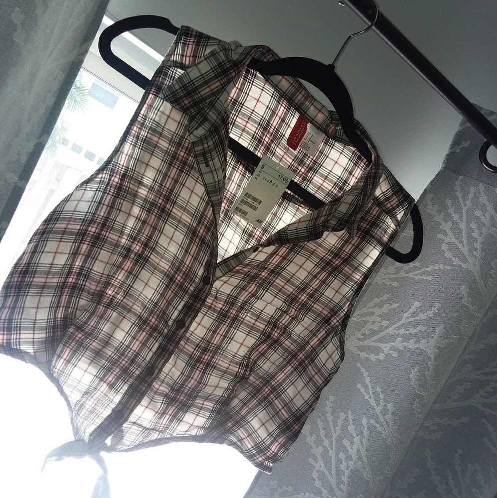 H&M cropped plaid shirt